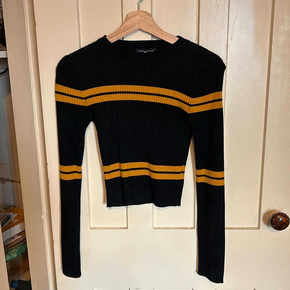 Lightly worn Kendall & Kylie sweater top.